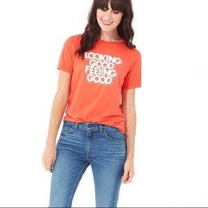 Ban.do tee says,”feeling good looking good”